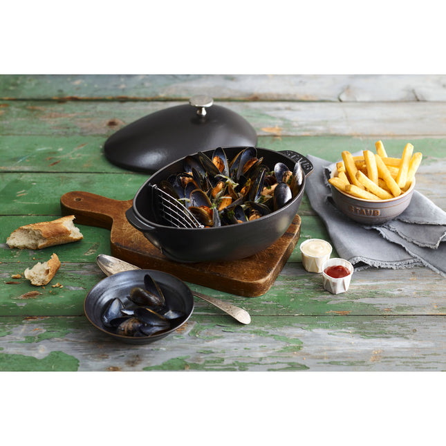 Staub Specialities 2 l cast iron oval Mussel pot, black