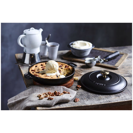 Staub Specialities 750 ml cast iron round Oven dish with lid, black