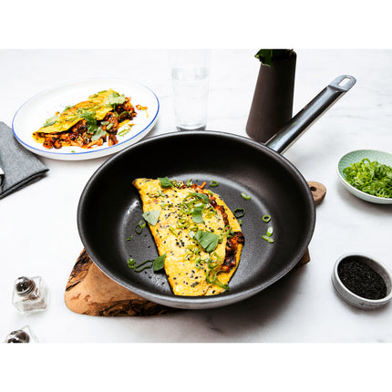 ZWILLING Pro 24 cm / 9.5 inch 18/10 Stainless Steel Frying pan