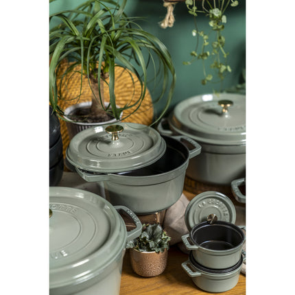 Staub La Cocotte 5.25 l cast iron round Cocotte, eucalyptus - Visual Imperfections