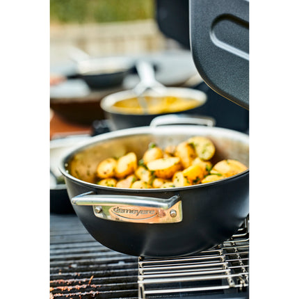 Demeyere Black 5 3.25 l 18/10 Stainless Steel round Saucier and sauteuse, silver-black
