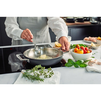 Demeyere Black 5 24 cm / 9.5 inch 18/10 Stainless Steel Frying pan
