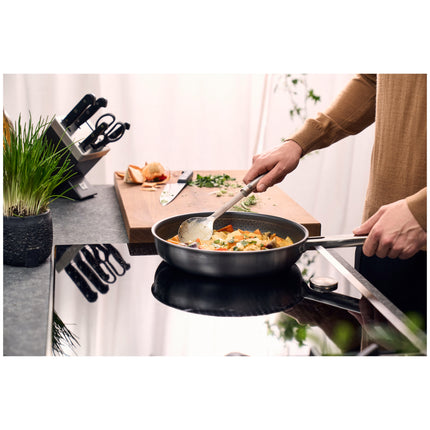 ZWILLING Joy Plus 24 cm / 9.5 inch 18/10 Stainless Steel Frying pan
