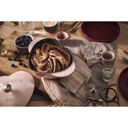 Staub La Cocotte 1.75 l cast iron heart Cocotte