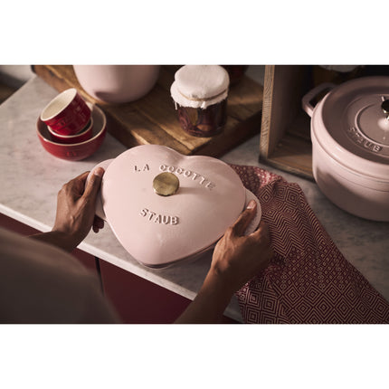 Staub La Cocotte 1.75 l cast iron heart Cocotte