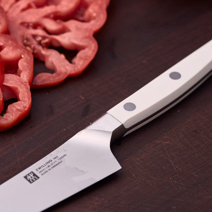 ZWILLING Pro le blanc 5.5-inch, Chef's knife compact, white