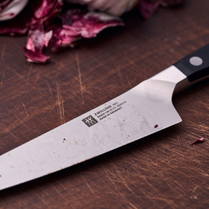 ZWILLING Pro 5.5-inch, Chef's knife compact