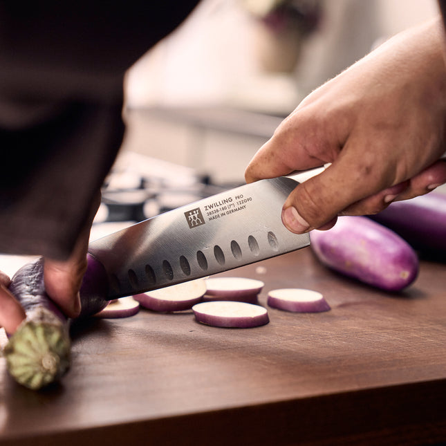 ZWILLING Pro le blanc 7-inch, Santoku, white
