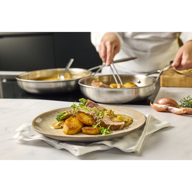 Demeyere Essential 5 32 cm / 12.5 inch 18/10 Stainless Steel frying pan with lid