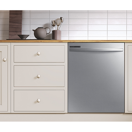 Samsung 53 dBA Fingerprint-resistant Dishwasher with Adjustable Rack